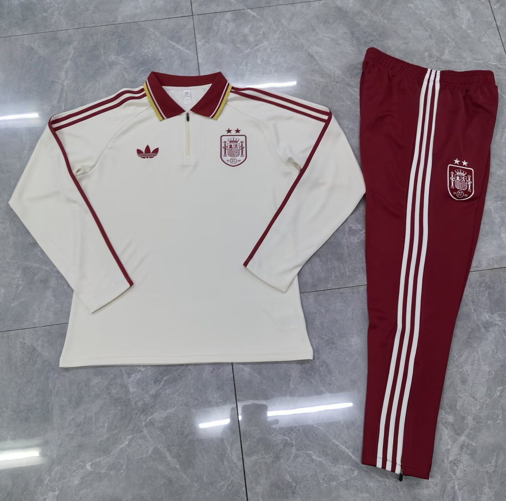 AAA Quality Spain 26/27 Tracksuit - White 2 Stars
